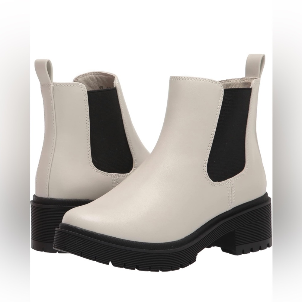Women's Cream Chelsea Boots